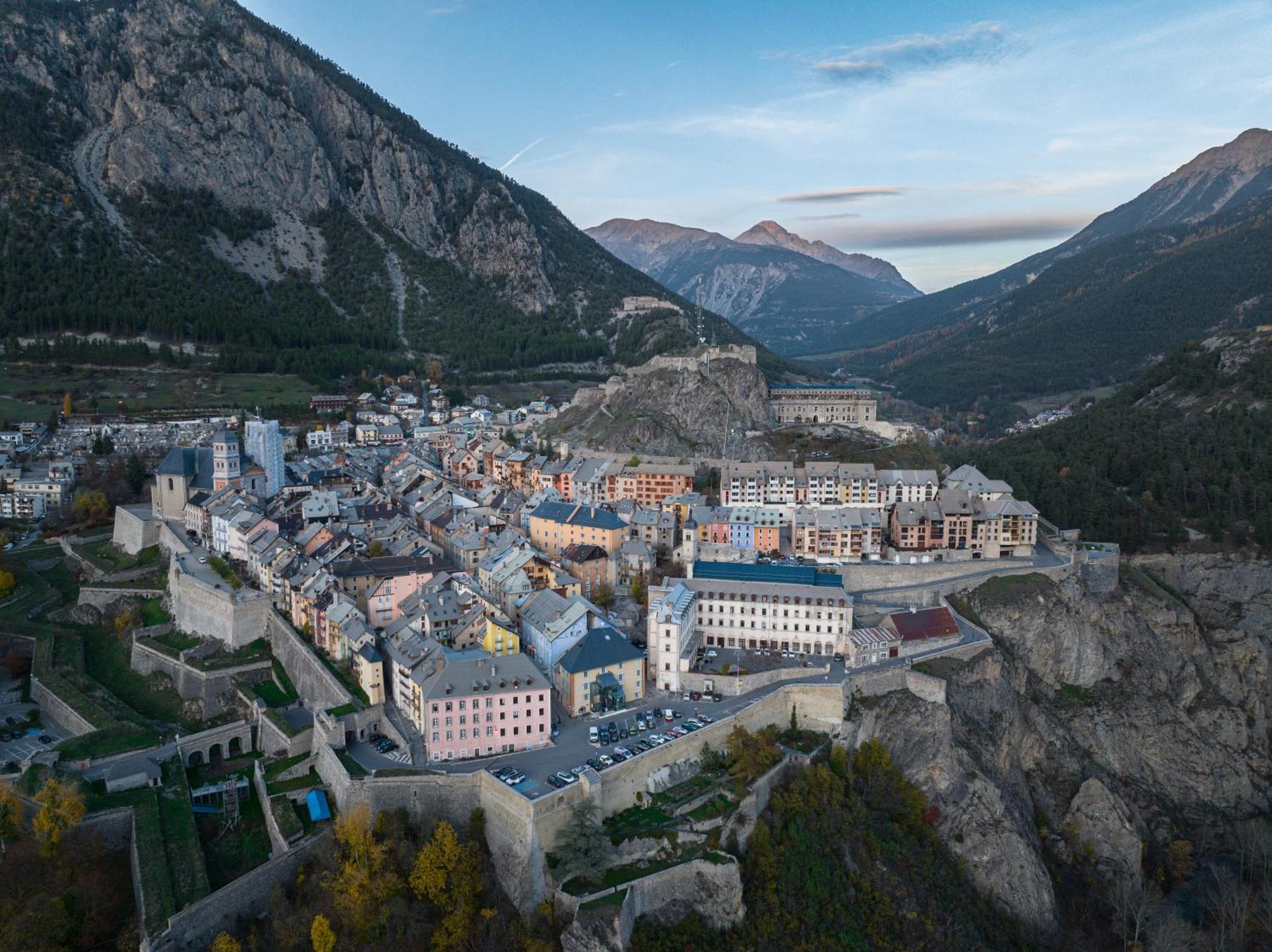 Hotel Vauban Briancon Serre Chevalier ภายนอก รูปภาพ